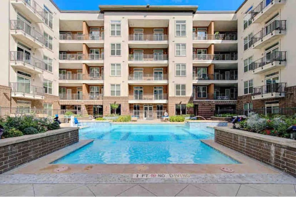 Fancy Apt Downtown. Pool. Gym. Lounge. Pet Ok Хюстън Екстериор снимка