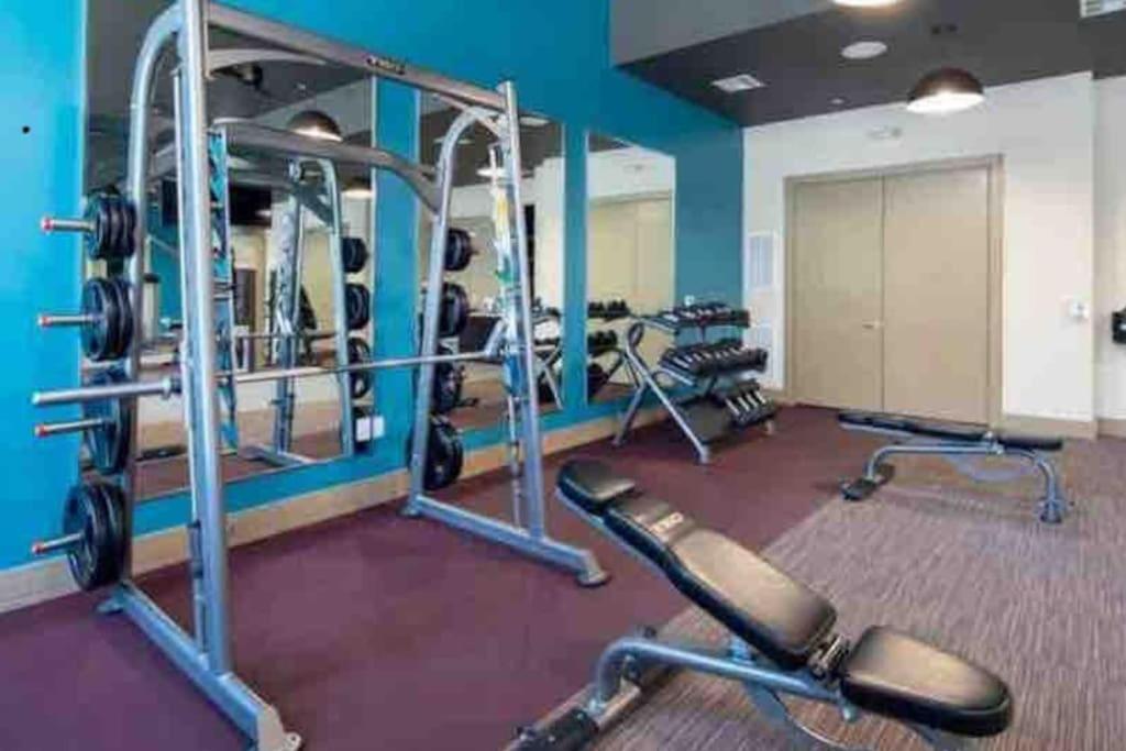 Fancy Apt Downtown. Pool. Gym. Lounge. Pet Ok Хюстън Екстериор снимка