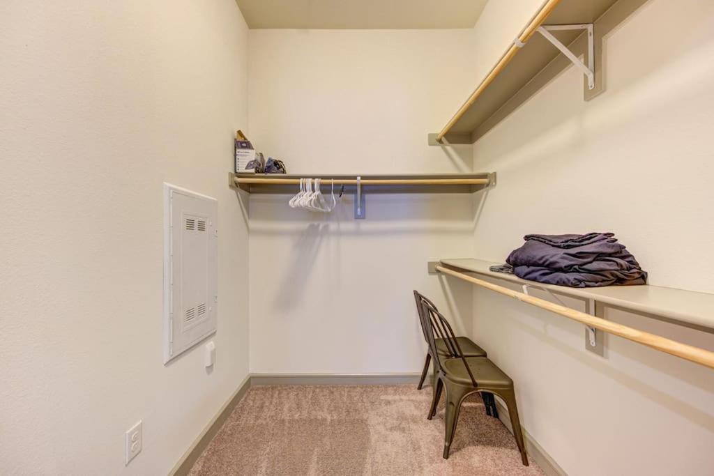 Fancy Apt Downtown. Pool. Gym. Lounge. Pet Ok Хюстън Екстериор снимка